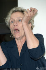 组图：《奥利芙》奥斯卡影后弗兰西斯金发优雅