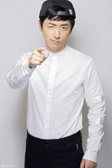 组图：王大锤青春写真领衔耍酷 展耿直成熟一面