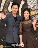 组图：《秘密之门》发布会 韩石圭等低调亮相