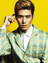 组图：陈学冬金发大片潇洒随性气场强大