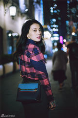 组图：高圆圆纽约夜景街头照展露绚然之美