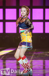 组图：《the show》众星云集 NS允智超短裙亮相