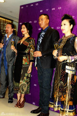 组图：钟楚红笑言为胡军复出 林嘉欣慰问李心洁