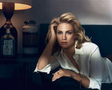 组图：詹纽瑞-琼斯黑丝诱惑 双腿滑嫩修长