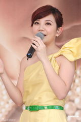 组图：梁静茹顶高温开唱 期待度假造人成功