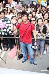 幻灯组图：王力宏8月推新专辑 不怕与周杰伦做比较