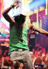 组图：HaHa等《尹道贤的Must》献热情舞台