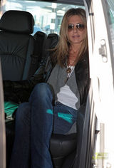 高清：布鲁姆携女友甜蜜感恩 安妮斯顿形单影只 