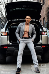 组图：顾又铭汽车大片 彰显都市型男魅力