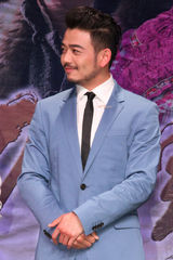 组图：《刀客家族》杨烁野性魅力迷倒佟丽娅