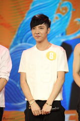 组图：尚雯婕打造练习生男团 比TFBoys时尚成熟