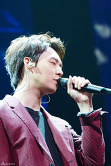 组图：JYJ朴有天日本会粉丝 俊秀在中支持