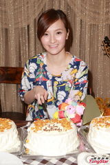 组图：林欣彤举行生日会 好友许廷铿送祝福