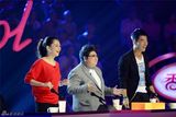 组图：《梦之声》第二季首播 导师韩红现场打假