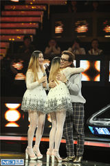 组图：《演说家》林志颖当村长 乐嘉追女支招