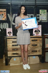 组图：邓九云回应与何韵诗同居：我有自主权