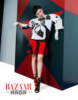 组图：吴莫愁秀短发露蛮腰 展夏日清凉风