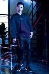 组图：鲍春来迷幻色彩大片尽显帅气型男魅力