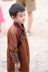 组图：姐姐吊威亚背台词 吴镇宇力捧为女一号