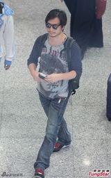 组图：彭顺小三门后首露面 称与李心洁关系OK