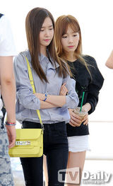 组图：少女时代赴港 泰妍恋爱后现双下巴