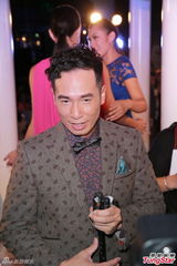 组图：陈豪拒评论周星驰为人 惋惜关菁离世