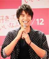 组图：川口春奈主动亲吻福士苍汰引粉丝尖叫