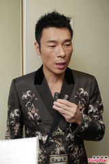 组图：许志安助阵演唱会 将赴日与文咏珊合拍MV