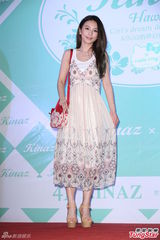 组图：Hebe亮相娇嗔十足 望跨界当设计师