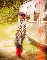 组图：袁泉时尚光影大片 妙趣时装演绎另类潇洒