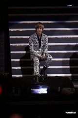 高清图：韩国五大组合天团开唱 SJ压轴掀高潮 