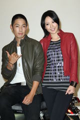 组图：吴建豪和女友感情稳定 与安心亚首合作广告