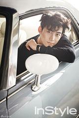 组图：2PM泽演拍写真 变身温柔阳光少年