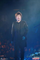 组图：张学友郑秀文等红馆开唱致敬张耀荣