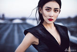 组图：贾青初秋时尚写真 性感冷艳尽显独特魅力