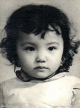 组图：众星晒童年萌照庆儿童节 自幼星范儿足