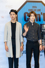 独家：CNBLUE上海强势开唱 摇滚美男笑容暖