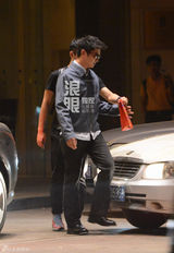 组图：赵宝刚60岁大寿晚宴 王志文姚晨众星到贺