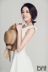 组图：T-ara智妍写真 紧身牛仔秀性感身材