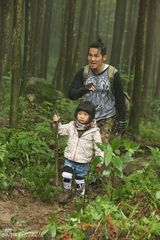 组图：高冷老爹吴镇宇放言 姐姐是自己的女神