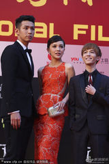 组图：郭敬明领《小时代》剧组 郭采洁挽柯震东