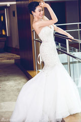 组图：钟丽缇登封面秀S曲线 焕发极致女性魅力