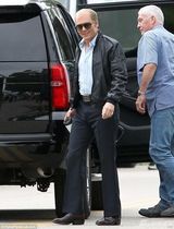 组图：德普赶拍新电影 片场低调庆生女友未到场