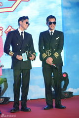 组图：冲上云霄北京开机 张智霖幽默揭机长职责