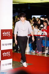 独家高清：金泰熙权相佑大咖齐捧场宋承宪新片