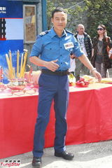 组图：谢霆锋亮相《特种救援英雄》开镜仪式