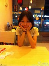 组图：冰粉妹妹走红似周冬雨 辍学摆摊供妹上学