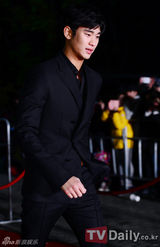 高清组图：金秀贤获大众文化奖 EXO-K等热唱助阵