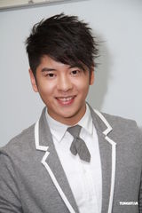 组图：《劲歌金曲》录影 容祖儿郑伊健亮相