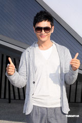 高清：黄晓明正考虑在台北置产 否认李冰冰结婚